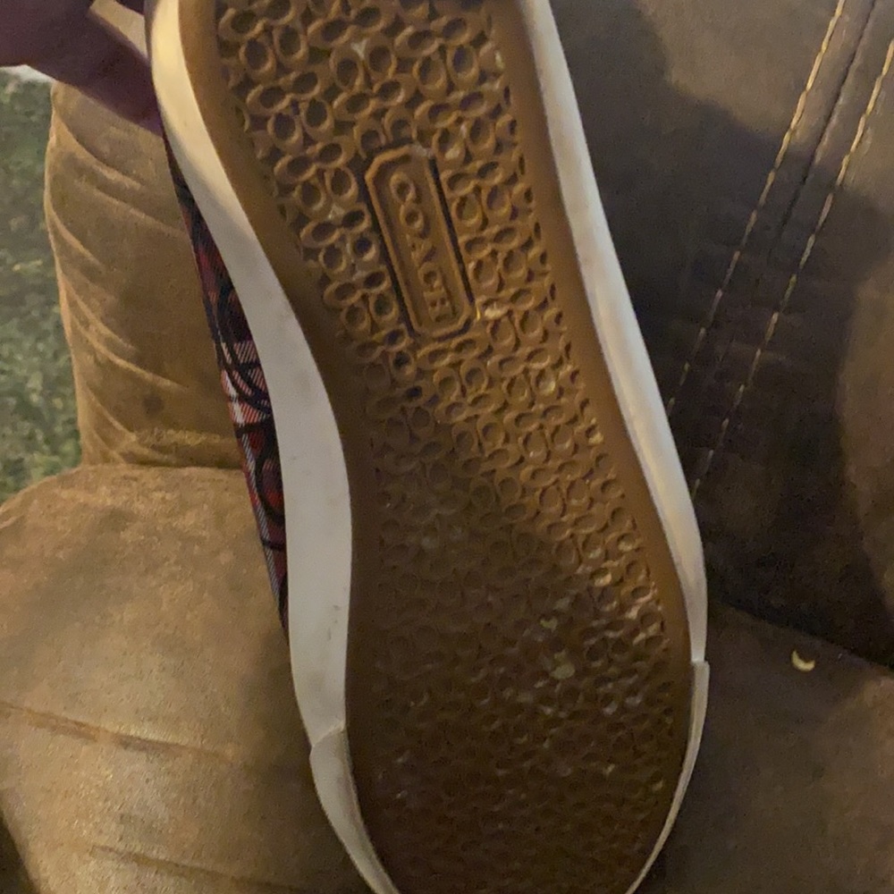 Shoes - Picture 4 of 4